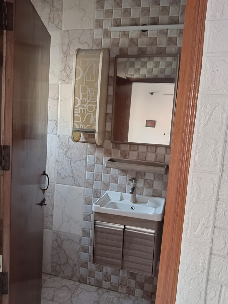 Attached Bathroom, lajpat nagar 4 2 Bedroom 791 Sq.Ft. Builder Floor In Lajpat Nagar 4 Delhi 7921670