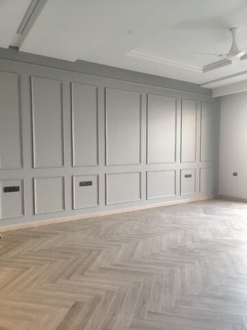 Master Bedroom in 4 BHK Builder Floor at Sector 23 – for Rent