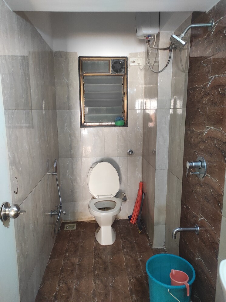 Bathroom, dipti-bamanpuri 2 Bedroom 1025 Sq.Ft. Apartment In Andheri East Mumbai 7921751