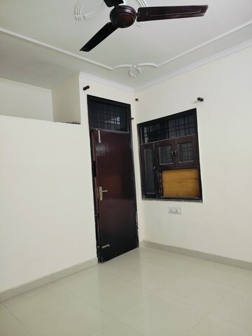 Furnished Amenities in 1 BHK Builder Floor at Palam Vihar Extension – for Rent