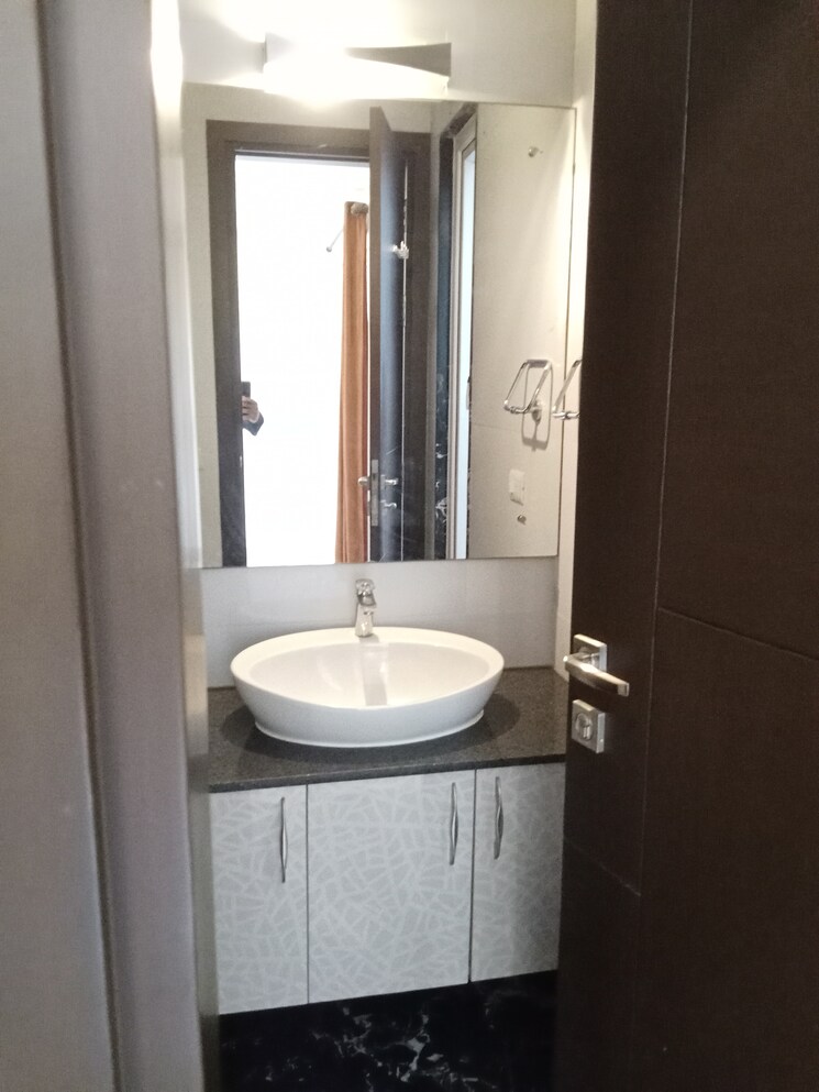 Attached Bathroom, safdarjung enclave 3 Bedroom 1800 Sq.Ft. Builder Floor In Safdarjung Enclave Delhi 7921806
