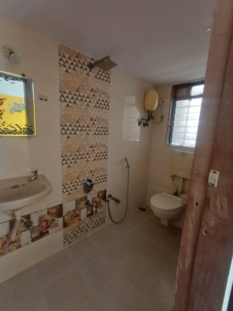 Bathroom, pride-park 2 Bedroom 725 Sq.Ft. Apartment In Dhokali Thane 7921812