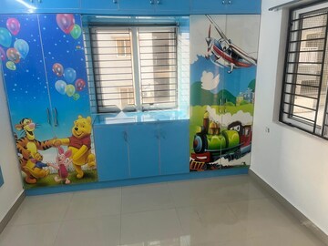 Room in 3 BHK Apartment at Khajaguda – for Rent