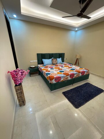 Bedroom in 6+ BHK Villa at SS Southend Floors, South City 2 – for Sale
