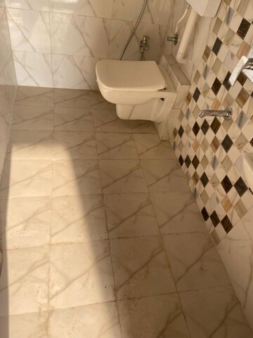 Bathroom in 1 BHK Apartment at Dharti Pressidio, Kandivali West – for Sale