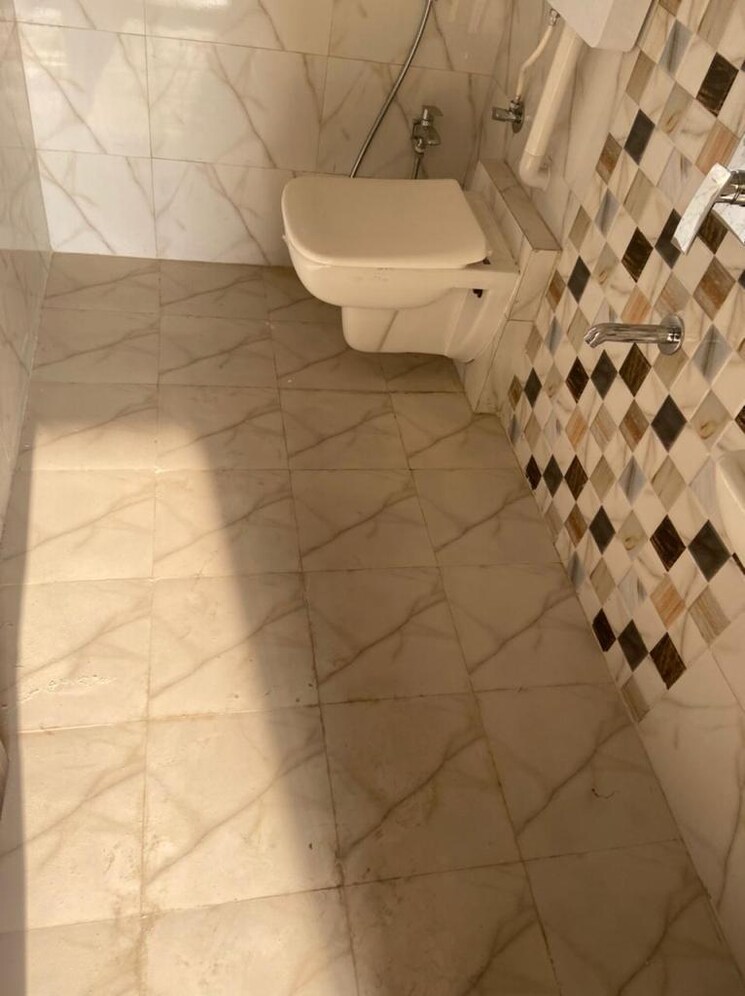 Bathroom, dharti-pressidio 1 Bedroom 419 Sq.Ft. Apartment In Kandivali West Mumbai 7922173