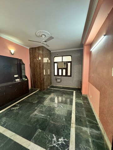 Kitchen in 2 BHK Builder Floor at Mehrauli Gurgaon Road – for Rent