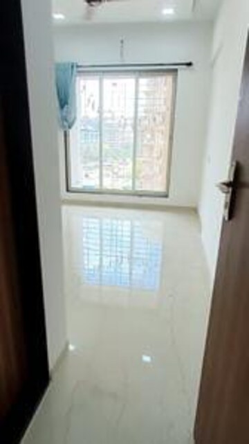 Room in 1 BHK Apartment at Puranik City Phase III, Ghodbunder Road – for Rent