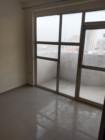 Room in 2 BHK Apartment at Pyramid Heights, Sector 85 – for Rent