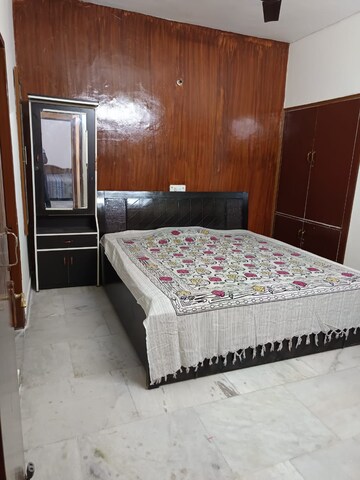 Bedroom in 2 BHK Builder Floor at S S Southend, Sector 49 – for Rent