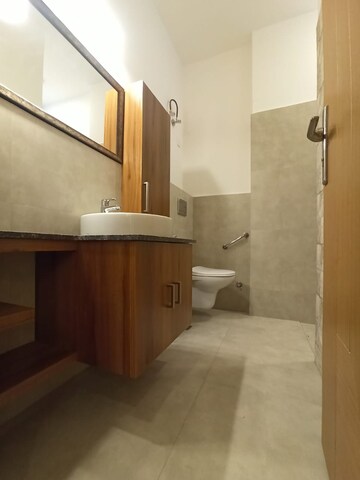 Attached Bathroom in 4 BHK Builder Floor at DLF Plaza Tower, Sector 26a – for Rent