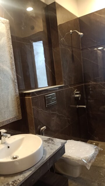Attached Bathroom in 4 BHK Builder Floor at DLF Plaza Tower, Sector 26a – for Rent