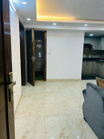 Room in 1 BHK Builder Floor at Saket – for Rent