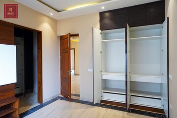 Room in 3 BHK Builder Floor at Sector 92 – for Sale