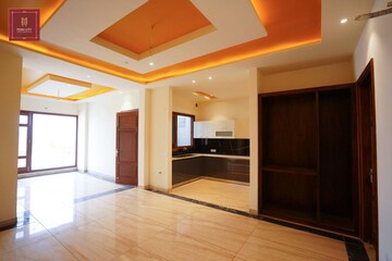 Room in 3 BHK Builder Floor at Sector 92 – for Sale