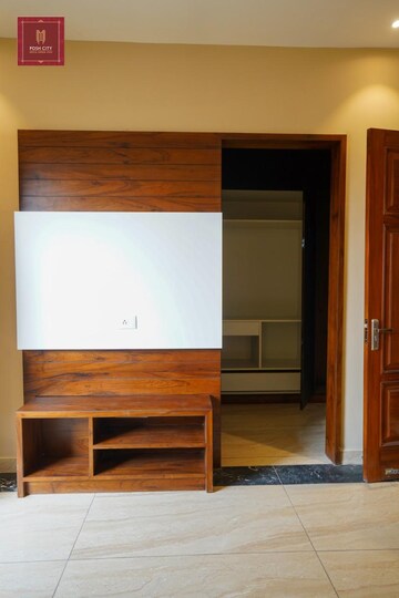Room in 3 BHK Builder Floor at Sector 92 – for Sale