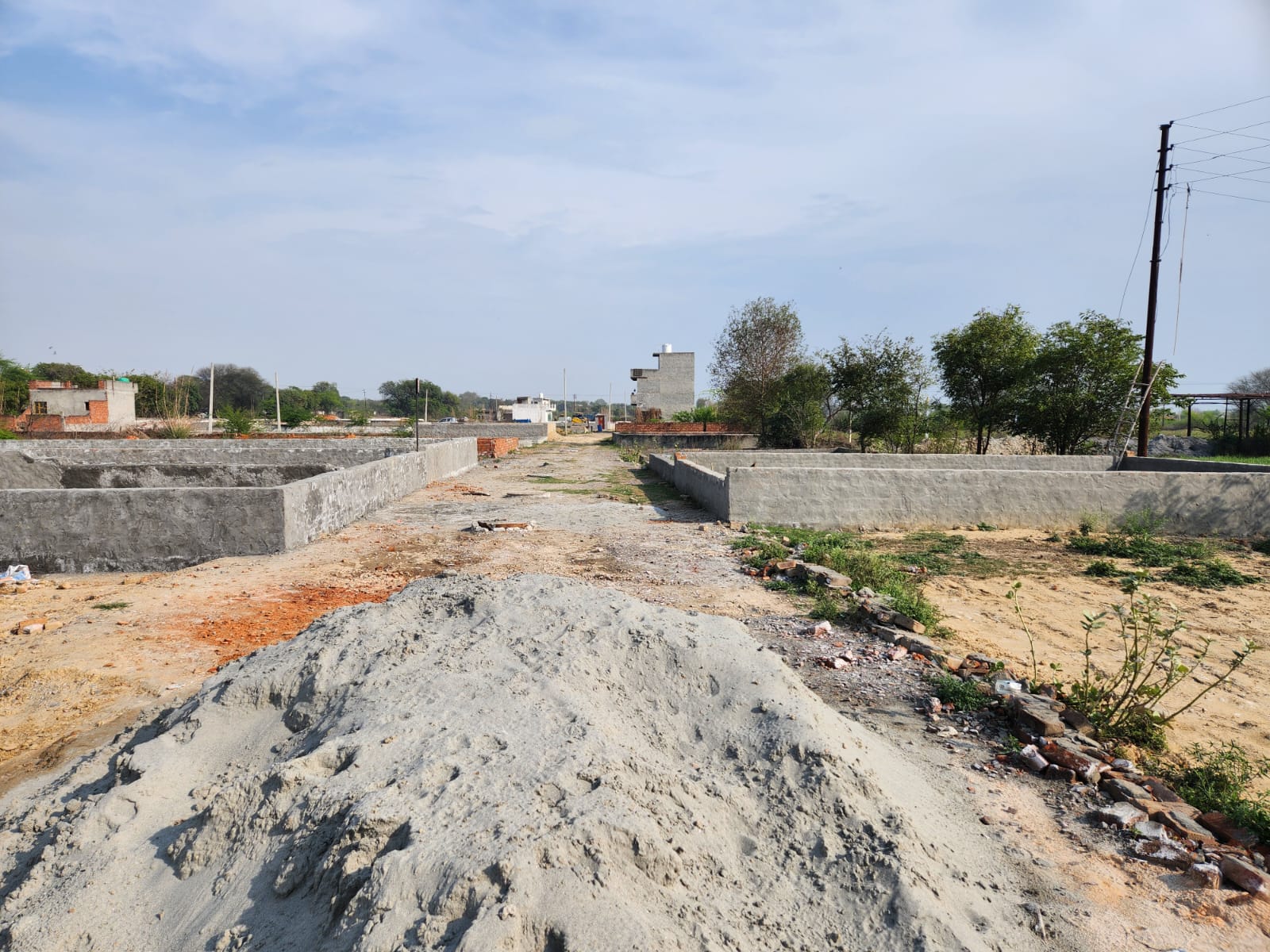 Plot For Sale in Jewar City Noida Internat