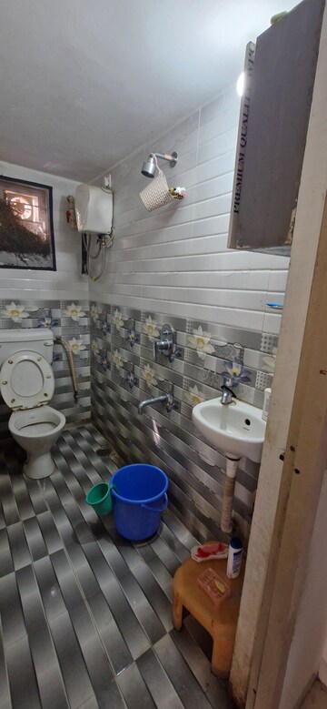 Master Bedroom in 2 BHK Builder Floor at Kondapur – for Rent