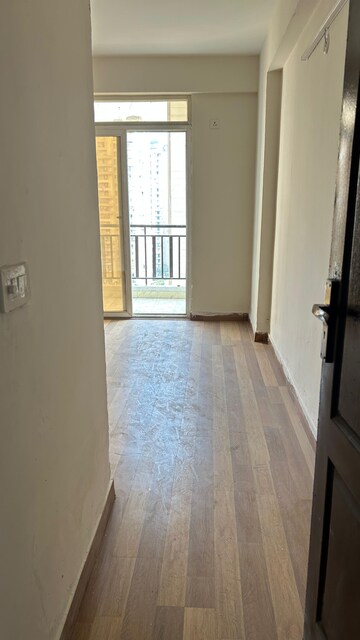 Room in 2 BHK Apartment at Ace Divino, Sector 1 Greater Noida – for Rent