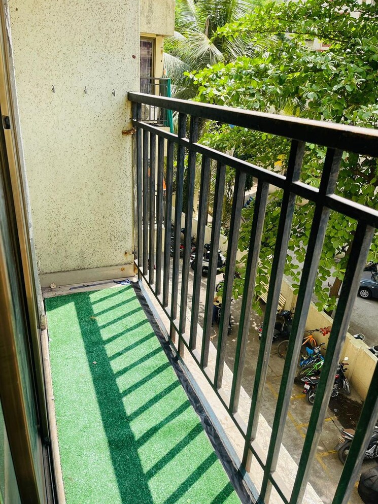 Balcony, horizon-height 1 Bedroom 383 Sq.Ft. Apartment In Kasarvadavali Thane 7922428