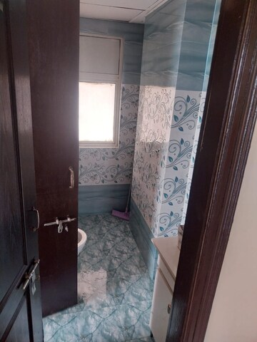Balcony in 3 BHK Apartment at Amrapali Eden Park, Sector 50 – for Rent