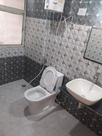 Bathroom in 3 BHK Apartment at Amrapali Eden Park, Sector 50 – for Rent