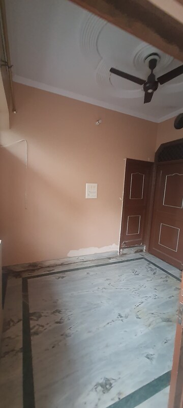 Furnished Amenities in 2.5 BHK Independent House at Sector 10 – for Rent