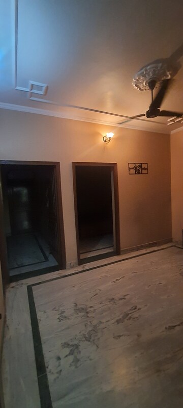 Furnished Amenities in 2.5 BHK Independent House at Sector 10 – for Rent