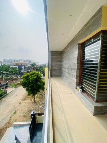 Balcony in 1 RK Apartment at Sector 127 – for Rent