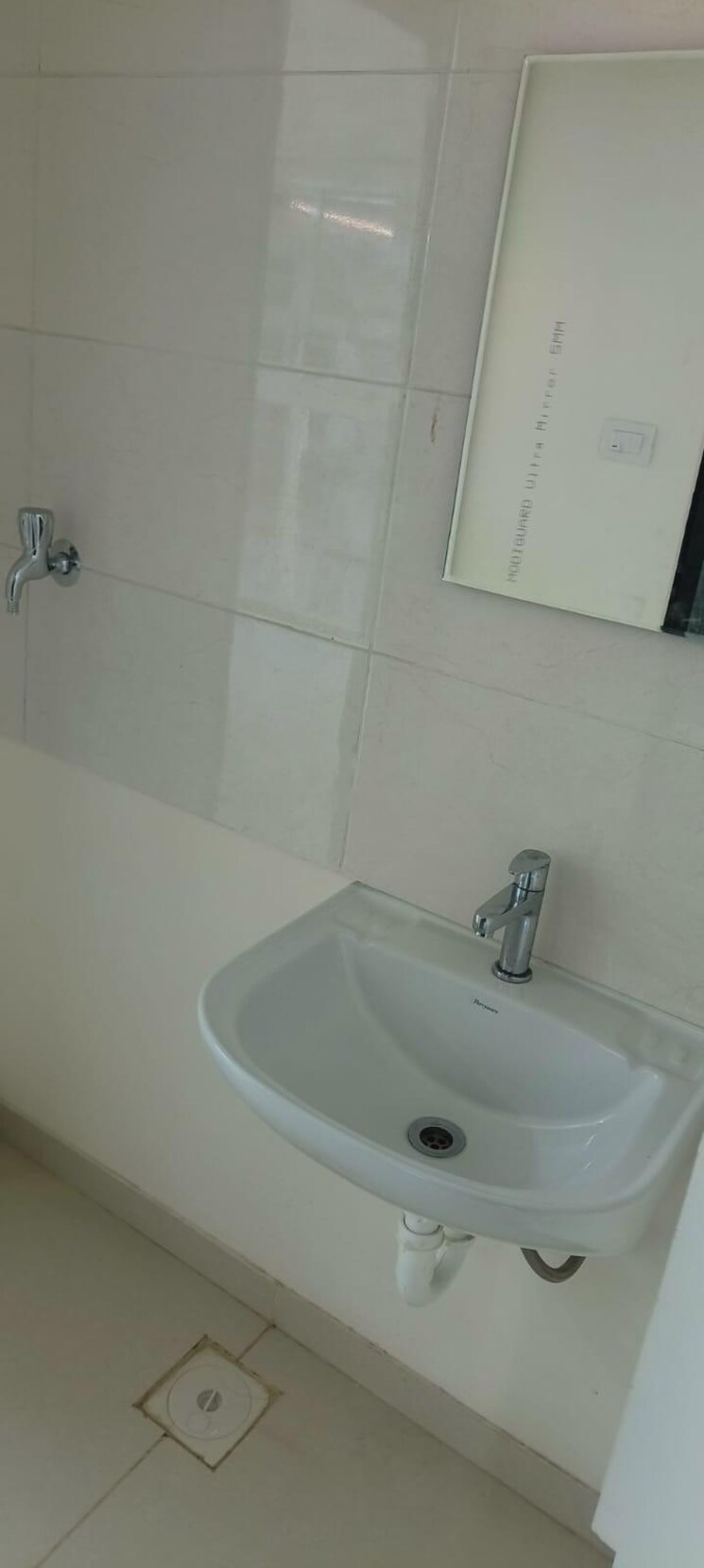 Bathroom, saheel-itrend-homes 1.5 Bedroom 715 Sq.Ft. Apartment In Hinjewadi Pune 7922582