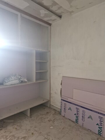 Room in 3 BHK Apartment at Solitaire Pride, Jhalwa – for Sale
