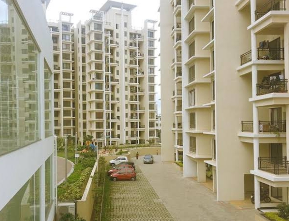 2 BHK + Extra Room Apartment For Sale in Amit Colori
