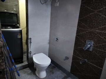 Bathroom in 1.5 BHK Apartment at Siddhi Highland Park, Kolshet Road – for Sale
