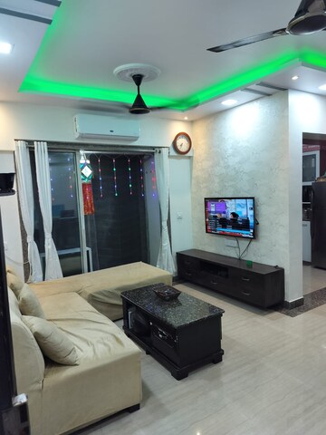 Living Room in 1.5 BHK Apartment at Siddhi Highland Park, Kolshet Road – for Sale