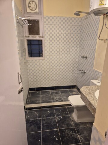 Staircase in 3 BHK Builder Floor at Unitech South City II, Sector 50 – for Rent