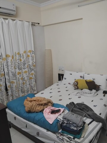 Master Bedroom in 1 BHK Apartment at Sheth Vasant Oasis, Andheri East – for Rent