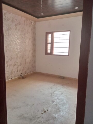 Room in 3 BHK Independent House at Sector 127 – for Sale
