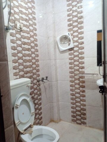 Bathroom in 1 RK Builder Floor at Dlf Cyber City, Sector 24 – for Rent