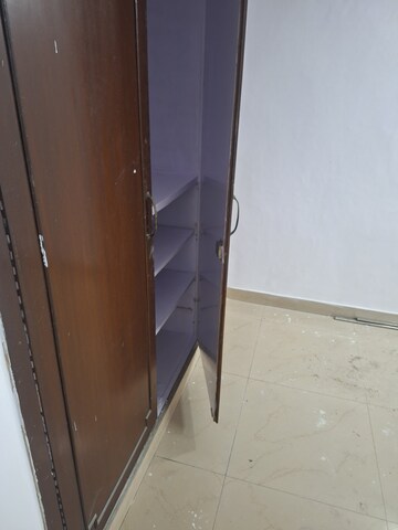 Furnished Amenities in 3 BHK Apartment at Vasant Kunj – for Sale