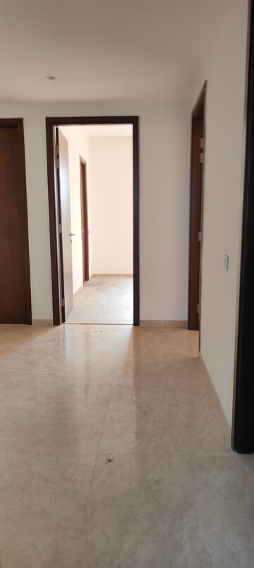 Room in 3 BHK Apartment at Hiranandani Meadows, Manpada – for Rent