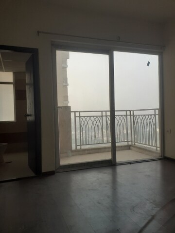 Room in 2 BHK Apartment at Bulland Elevates, Sector 16c Greater Noida – for Rent