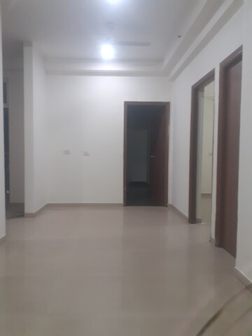 Room in 2 BHK Apartment at Bulland Elevates, Sector 16c Greater Noida – for Rent