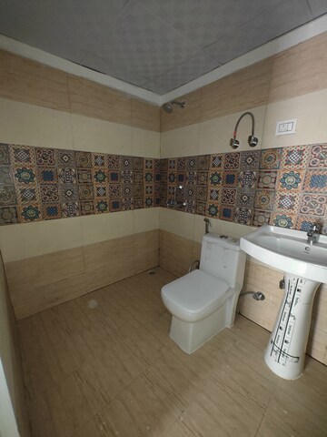Bathroom in 3 BHK Apartment at Migsun Ultimo, Omicron Iii Greater Noida – for Rent