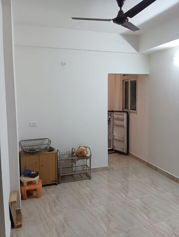 Room in 3.5 BHK Apartment at Migsun Ultimo, Omicron Iii Greater Noida – for Rent