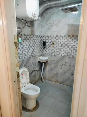 Bathroom in 1 RK Builder Floor at Sector 23 – for Rent