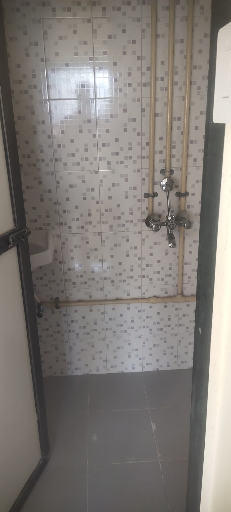 Bathroom, madhuban-chs-sai-baba-nagar 1 Bedroom 400 Sq.Ft. Apartment In Sai Baba Nagar Mumbai 7923415