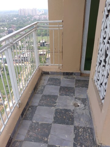 Balcony in 2.5 BHK Apartment at Migsun Ultimo, Omicron Iii Greater Noida – for Rent