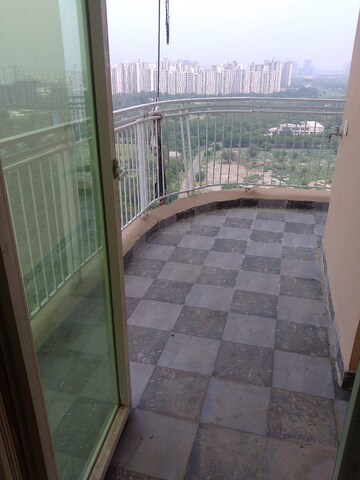 Balcony in 2.5 BHK Apartment at Migsun Ultimo, Omicron Iii Greater Noida – for Rent