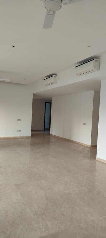 Room in 4 BHK Apartment at One Hiranandani Park, Ghodbunder Road – for Rent