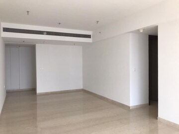 Room in 2 BHK Apartment at Lodha The Park Tower 6, Worli – for Sale